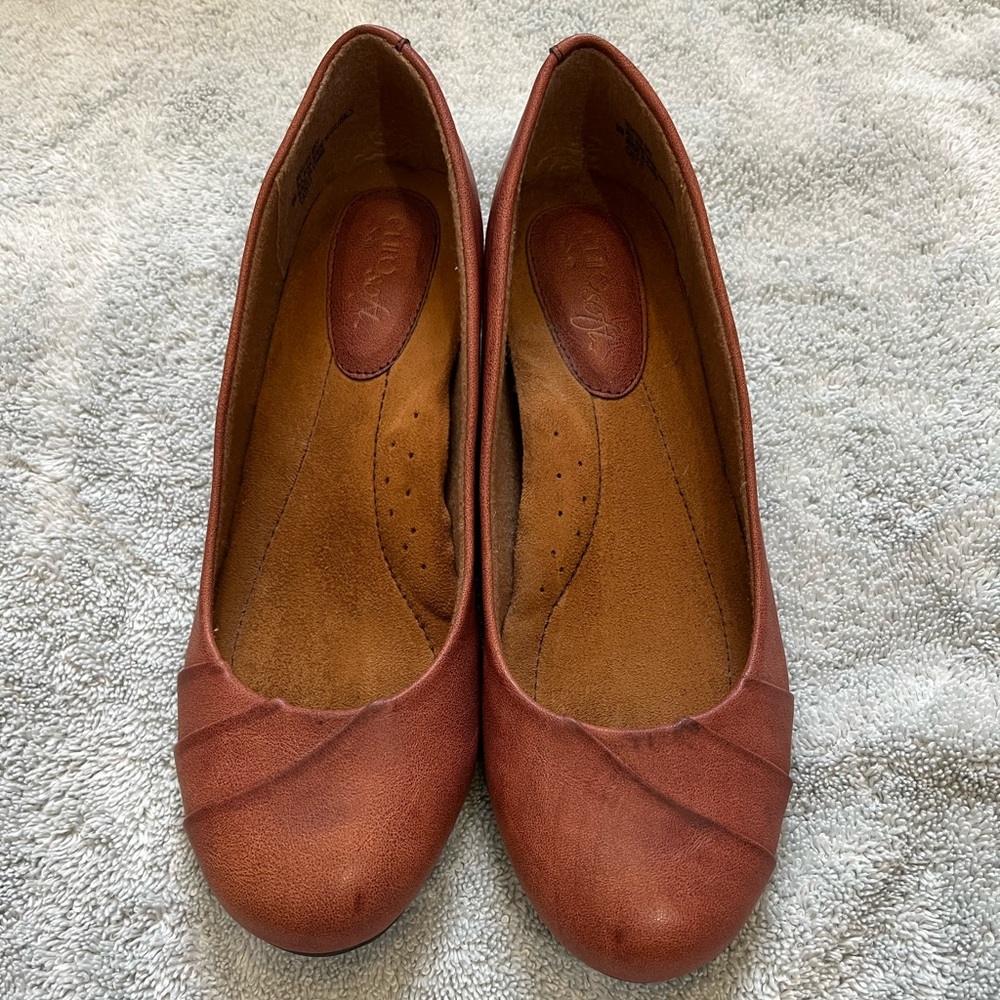 Sz 8 Euro Soft by Sofft Merlot sky wedge shoes (new without tags).